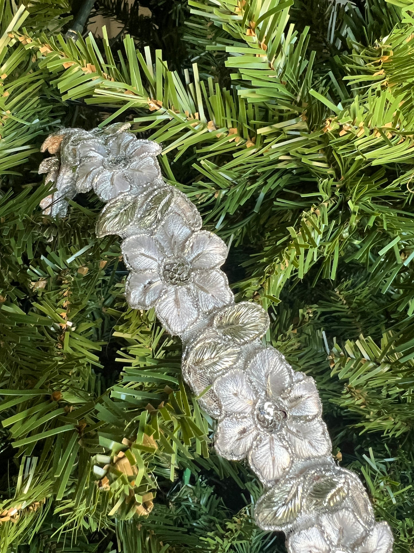 Vickerman 1.5" x 5 yd White-Silver Flower Wired Edge Christmas Ribbon