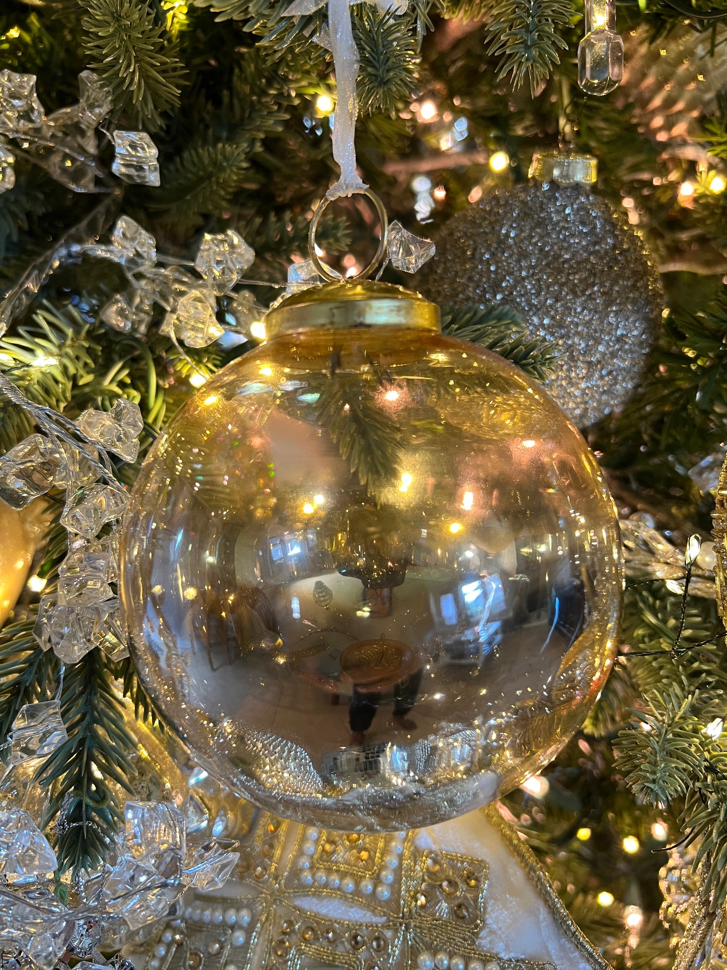 4" GLASS OMBRE" BALL ORNAMENT