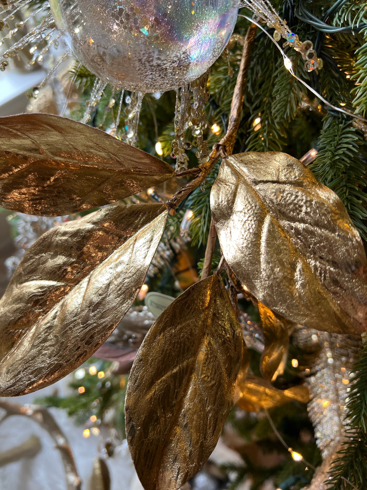 METALLIC MAGNOLIA LEAF SPRAY