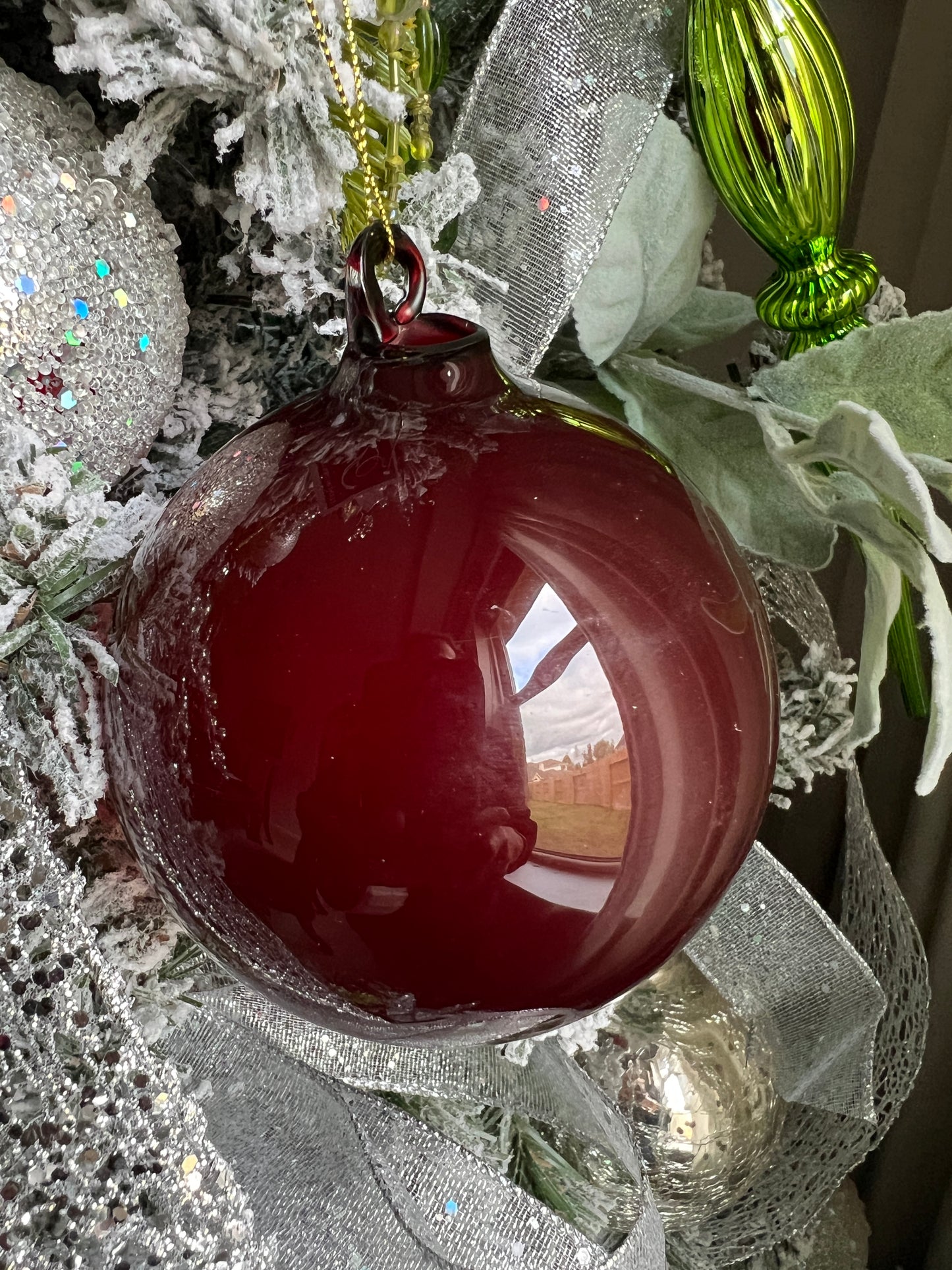 ILLUME GLASS ORNAMENT SIZE:
4"-100MM