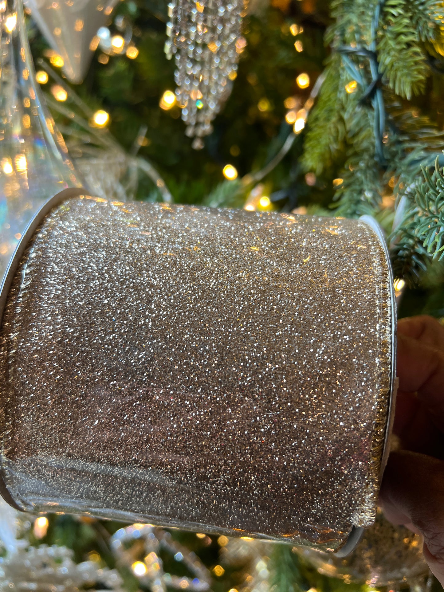 FARRISILK RIBBON DIAMOND DUST( PLATINUM) SIZE:
4"X10YD