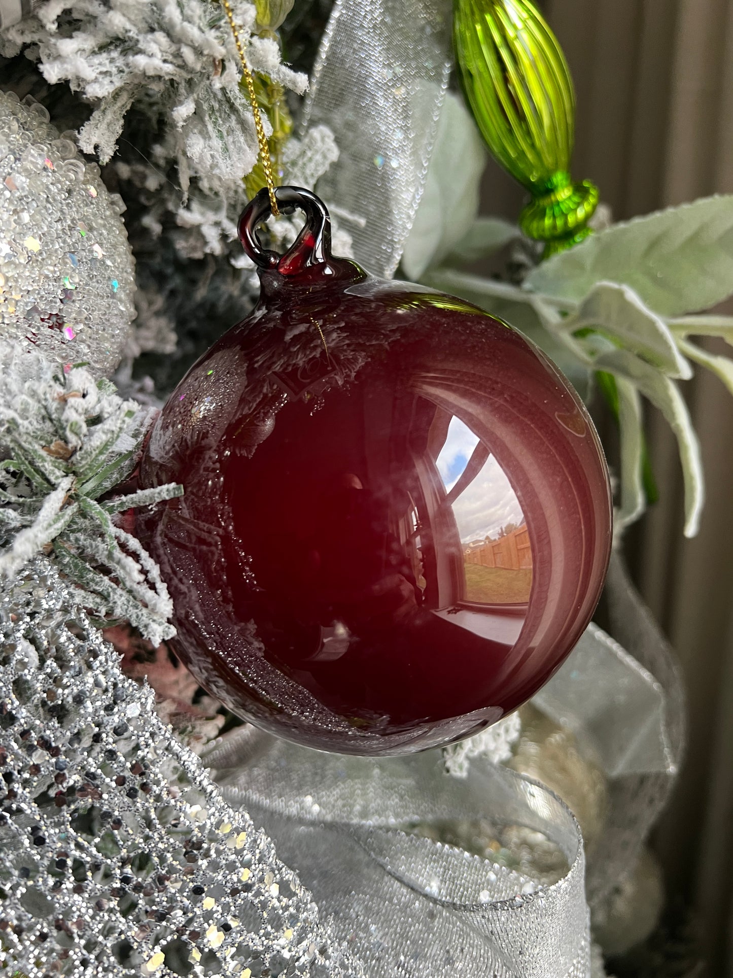 ILLUME GLASS ORNAMENT SIZE:
4"-100MM