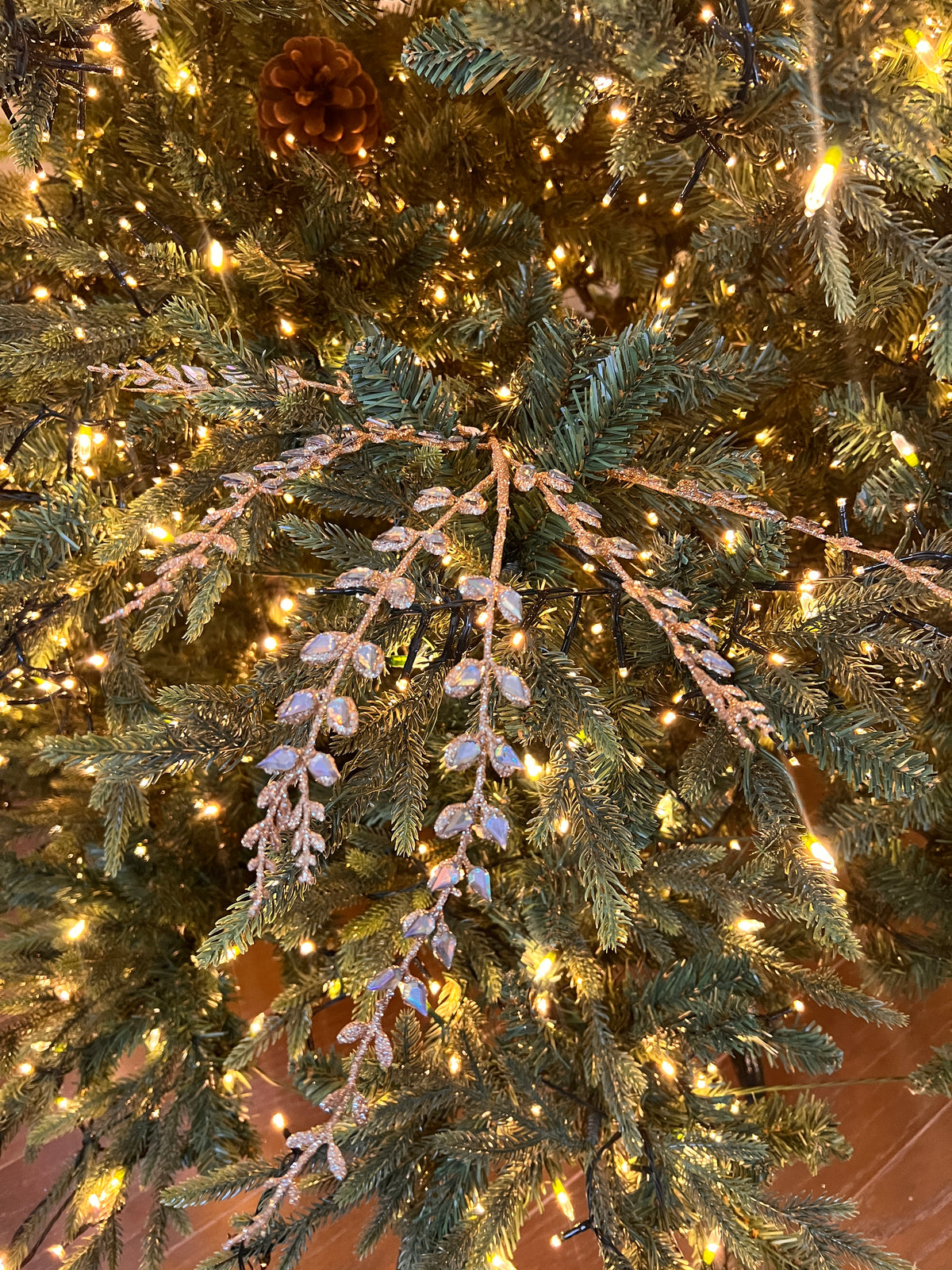30” Jeweled Glitter Spray (gold)