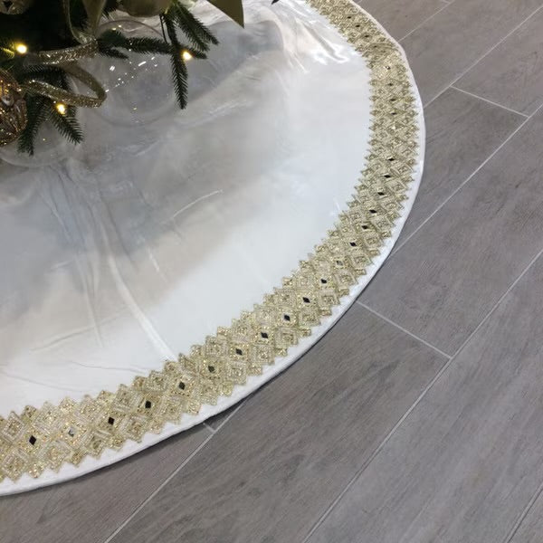 84" velvet beaded collar tree skirt, white