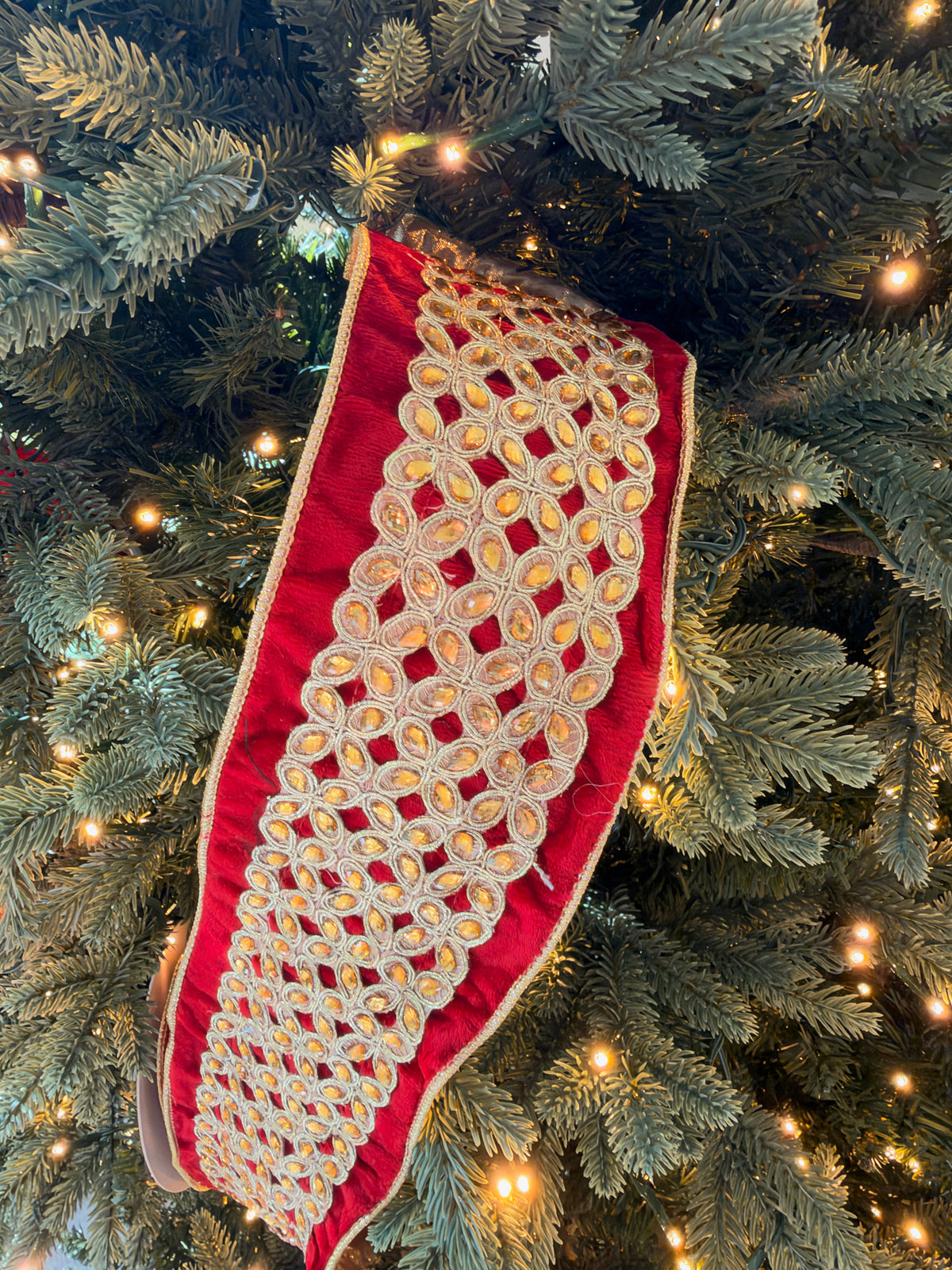 KING'S EMBELLISHED VELVET RIBBON 4"